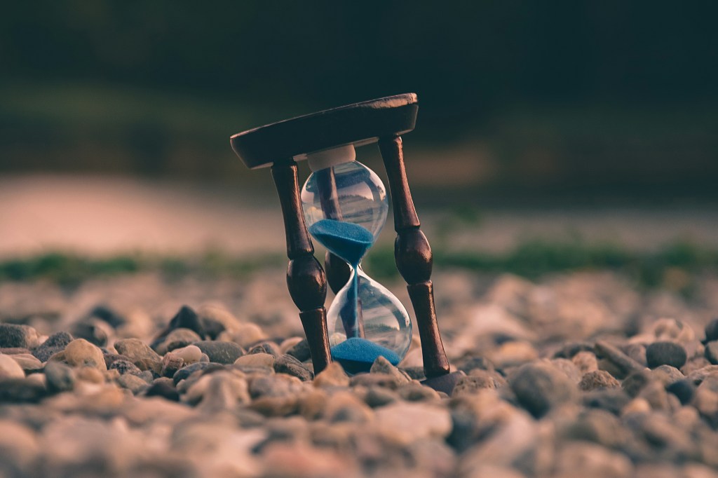 sand dial passing time